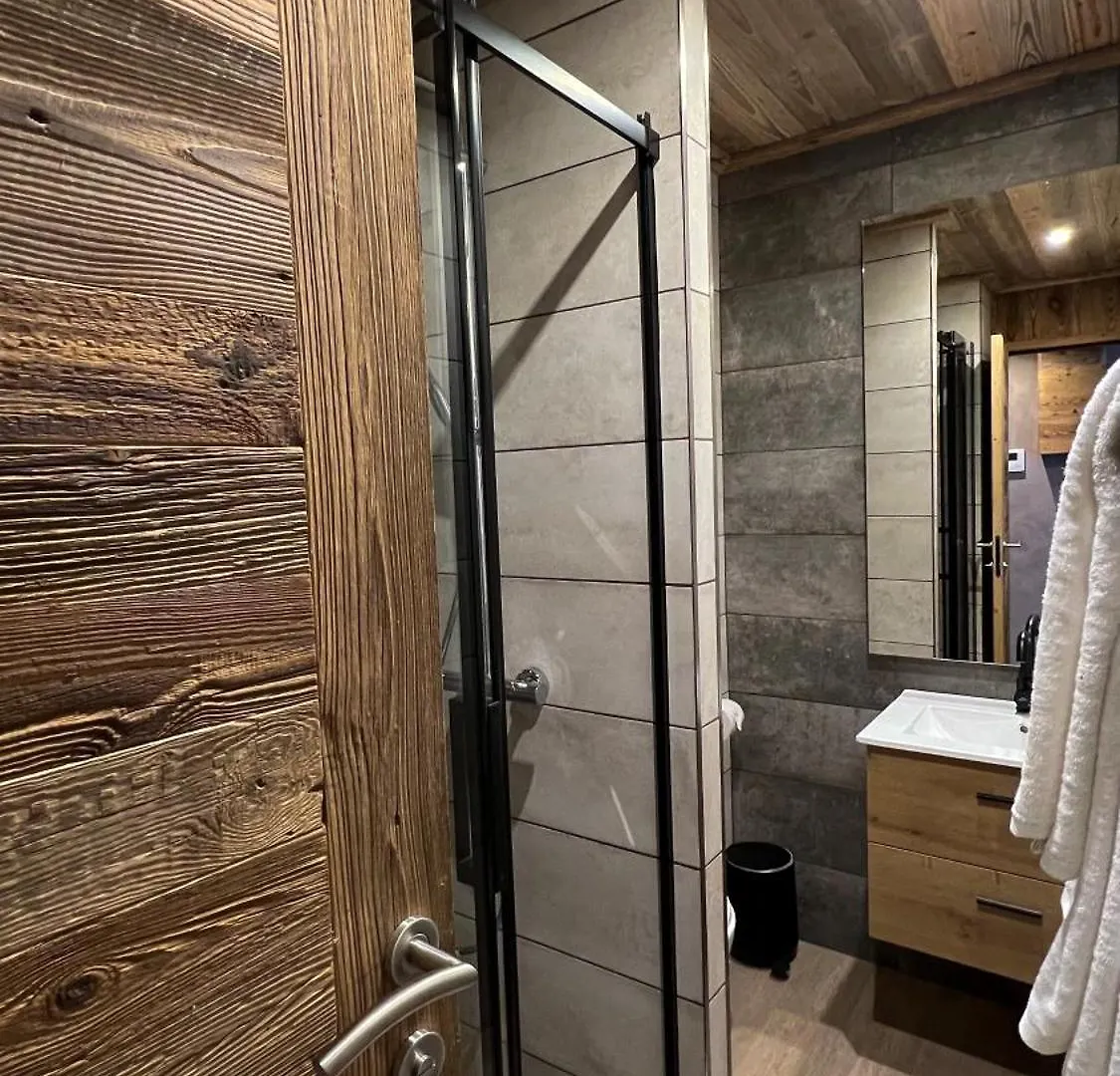 Apartment Residence Grand Cocor, Skis Aux Pieds -Studio 25 M2- By Montblanc Logde Val-d'Isere France
